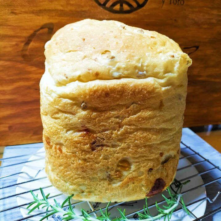 朝食に♡Wジャックのふわもちローズマリーパン
